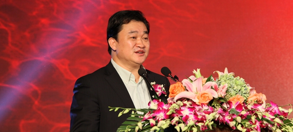 新華網(wǎng)董事長、總裁田舒斌致開幕詞
