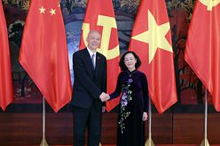 蔡奇同越共中央政治局委員、中央書記處常務(wù)書記張氏梅舉行會談