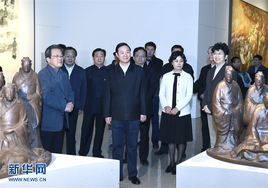 12月6日，中共中央政治局委員、中央書記處書記、中宣部部長劉奇葆在北京參觀中華文明歷史題材美術(shù)創(chuàng)作工程入選作品展覽。 新華社記者張領(lǐng)攝