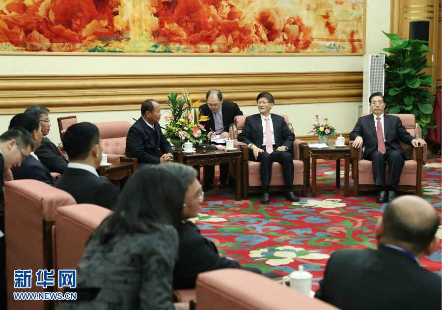 12月27日，中共中央政治局委員、中央政法委書記孟建柱在北京集體會見出席湄公河流域執(zhí)法安全合作機制成立五周年部長級會議的各國代表團團長。新華社記者 王曄 攝 