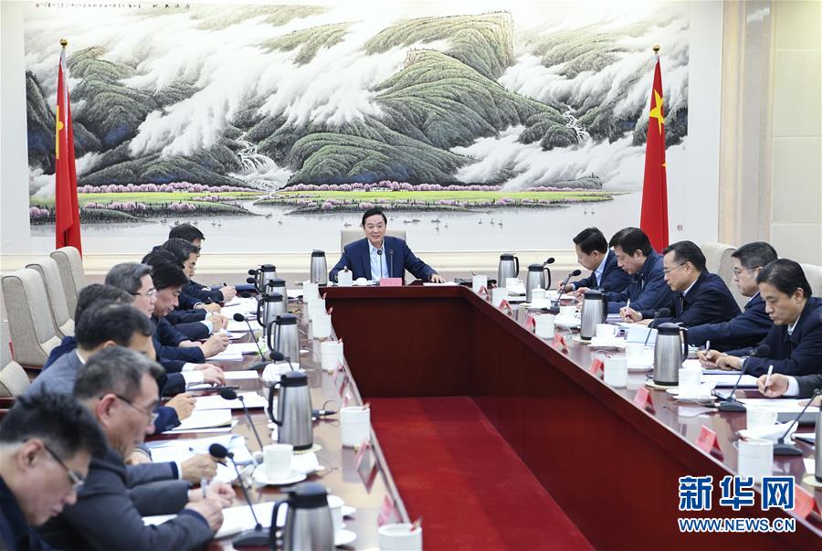 2月24日，中共中央政治局委員、中央書記處書記、中宣部部長劉奇葆出席國家高端智庫理事會擴(kuò)大會議。 新華社記者 張領(lǐng) 攝