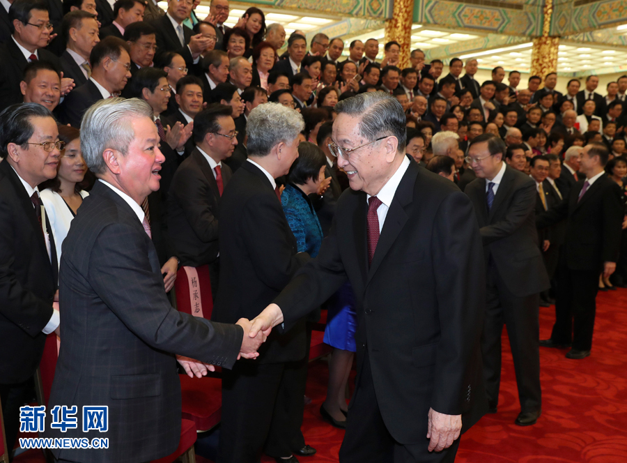 9月28日，中共中央政治局常委、全國政協(xié)主席俞正聲在北京會見出席中國海外交流協(xié)會第六次會員大會的全體代表，并發(fā)表講話。 新華社記者 龐興雷 攝