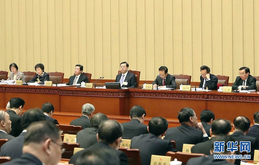 2月23日，十二屆全國人大常委會第三十三次會議在北京人民大會堂開幕。張德江委員長主持會議。 新華社記者　劉衛(wèi)兵　攝