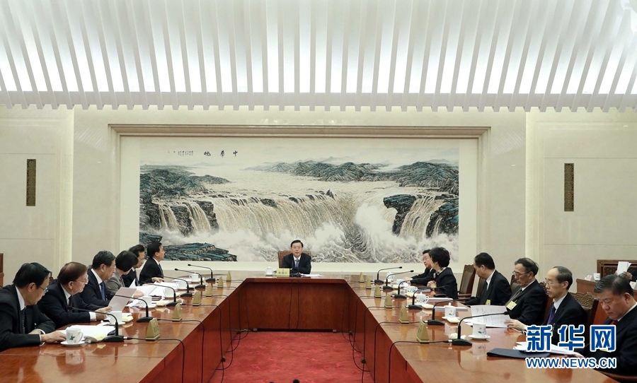 2月23日，十二屆全國人大常委會第一百一十三次委員長會議在北京人民大會堂舉行，張德江委員長主持。 新華社記者 劉衛(wèi)兵 攝