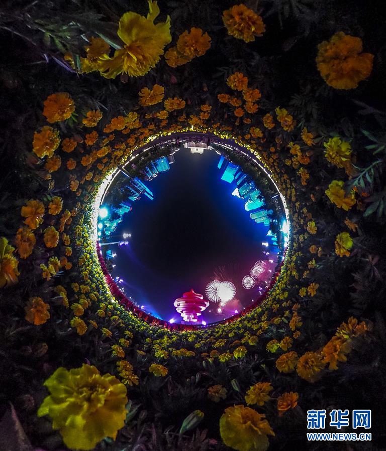 （新華全媒頭條·上合青島峰會(huì)·圖文互動(dòng)）（1）攜手前進(jìn)，開啟上合發(fā)展新征程 ——習(xí)近平主席主持上合組織青島峰會(huì) 并舉行系列活動(dòng)紀(jì)實(shí)