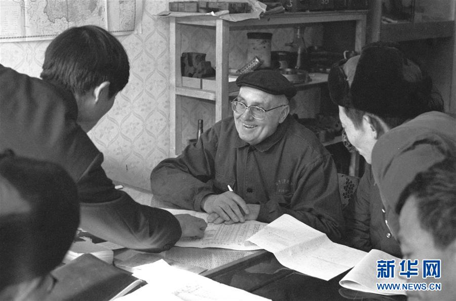 （圖文互動）（2）為發(fā)展和進(jìn)步，與中國攜手同行——中國改革友誼獎?wù)芦@得者群像 