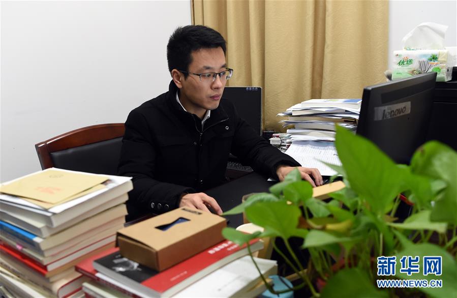 （新華全媒頭條·圖文互動）（2）一堂特殊而難忘的思政課——習近平總書記主持召開學(xué)校思想政治理論課教師座談會側(cè)記