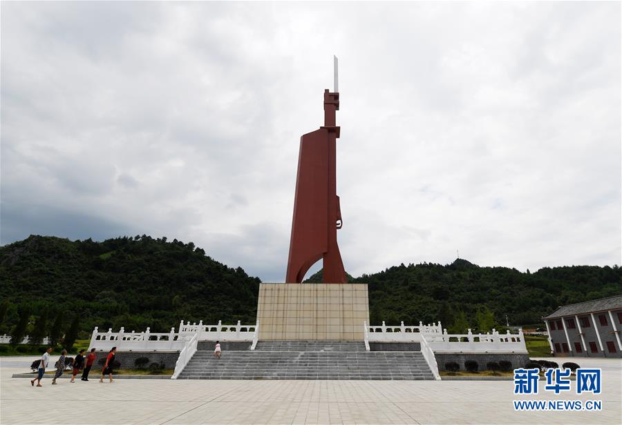 （壯麗70年·奮斗新時代——記者再走長征路·圖文互動）（2）他們，找到了3000多個紅軍烈士的名字