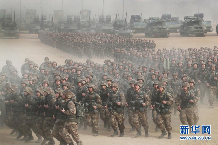 （新華全媒頭條·圖文互動(dòng)）（4）沿著中國特色強(qiáng)軍之路闊步前進(jìn)——黨中央、中央軍委領(lǐng)導(dǎo)推進(jìn)國防和軍隊(duì)建設(shè)70年紀(jì)實(shí)