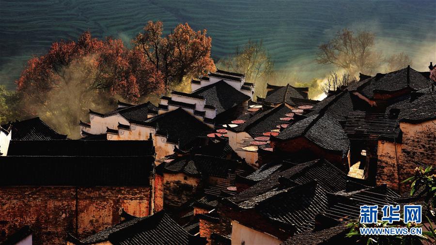 （圖文互動）（10）鄉(xiāng)村攝影師、鄉(xiāng)村“模特”、民宿店主——鄉(xiāng)村旅游推動婺源農民生活方式發(fā)生新變化
