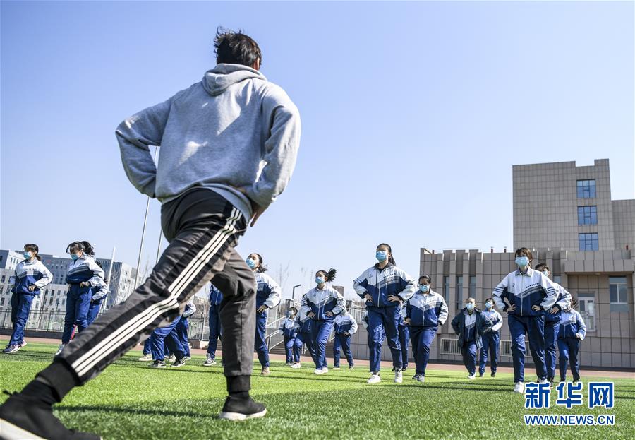 （圖文互動）（11）“早”安同學，“早”安老師！——新疆初高中畢業(yè)班復課一周回訪見聞