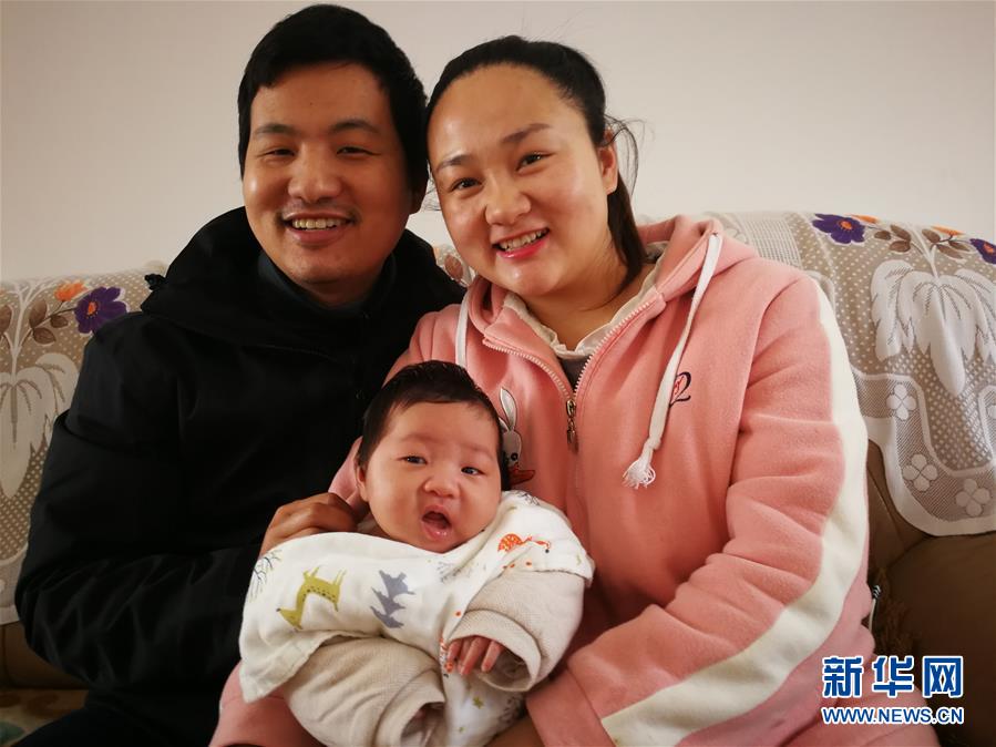 （一線抗疫群英譜·圖文互動(dòng)）（6）羅文浩：“女兒，你的名字里有溫暖，有榮光！”