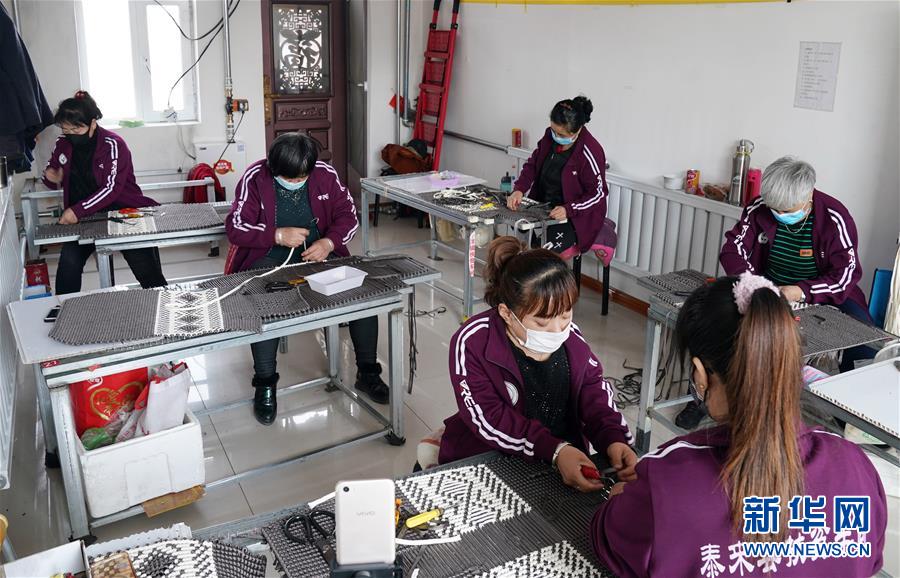 （在習(xí)近平新時(shí)代中國(guó)特色社會(huì)主義思想指引下——新時(shí)代新作為新篇章·習(xí)近平總書(shū)記關(guān)切事·圖文互動(dòng)）（2）助你飛翔，擁抱陽(yáng)光——助力殘疾人脫貧攻堅(jiān)故事