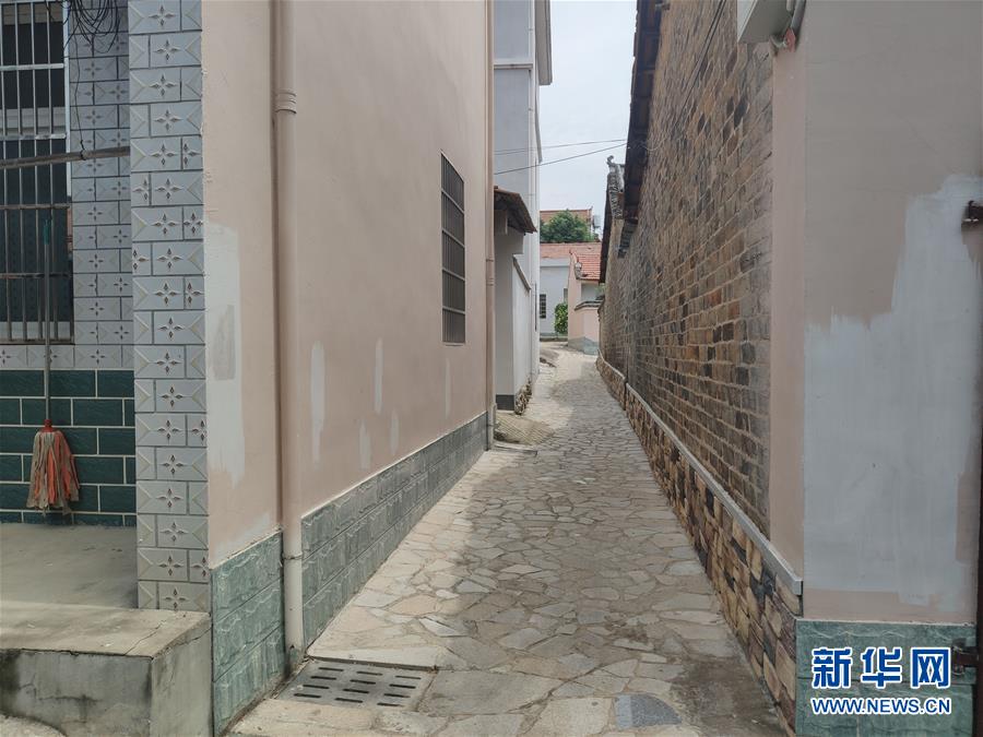 （總書記推動(dòng)的改革身邊事·基層治理改革篇·圖文互動(dòng)）（3）特寫：“銅墻鐵壁”是怎樣煉成的？——小村戰(zhàn)“疫”折射基層治理密碼