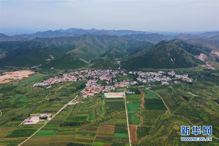 （新華全媒頭條·走向我們的小康生活·圖文互動）（13）長城腳下，小康村串成“珍珠鏈”
