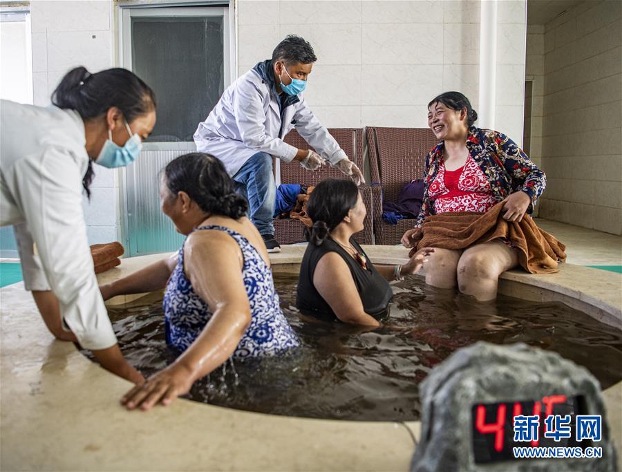 （新華全媒頭條·走向我們的小康生活·圖文互動）（10）扎西德勒，我們的新家園——西藏易地扶貧搬遷搬出幸福美好新生活