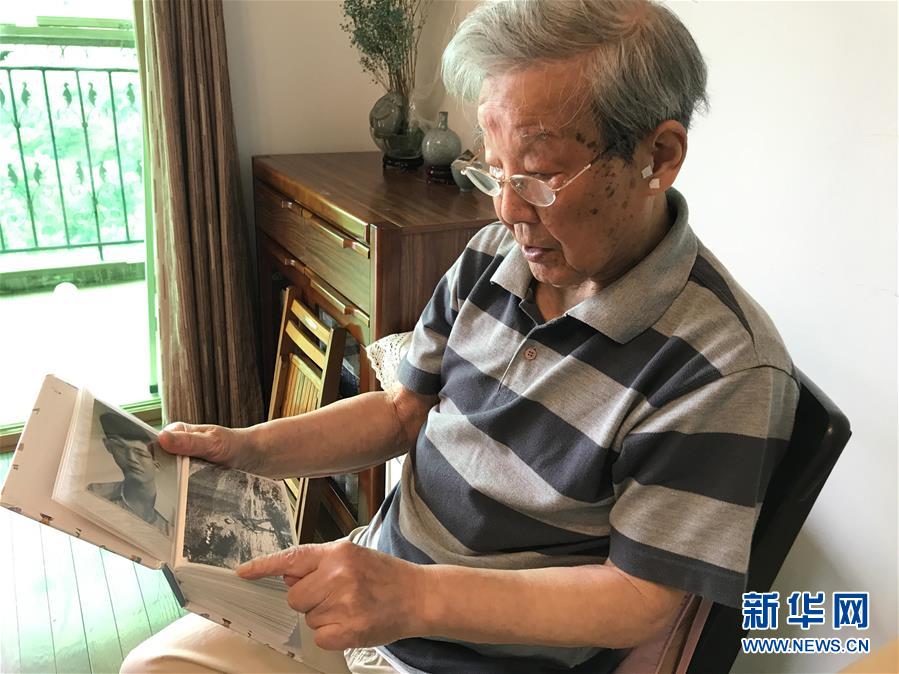 （紀(jì)念抗美援朝70周年·圖文互動(dòng)）戰(zhàn)地金達(dá)萊，花兒為誰(shuí)開(kāi)？——記志愿軍老戰(zhàn)士文工隊(duì)員任紅舉