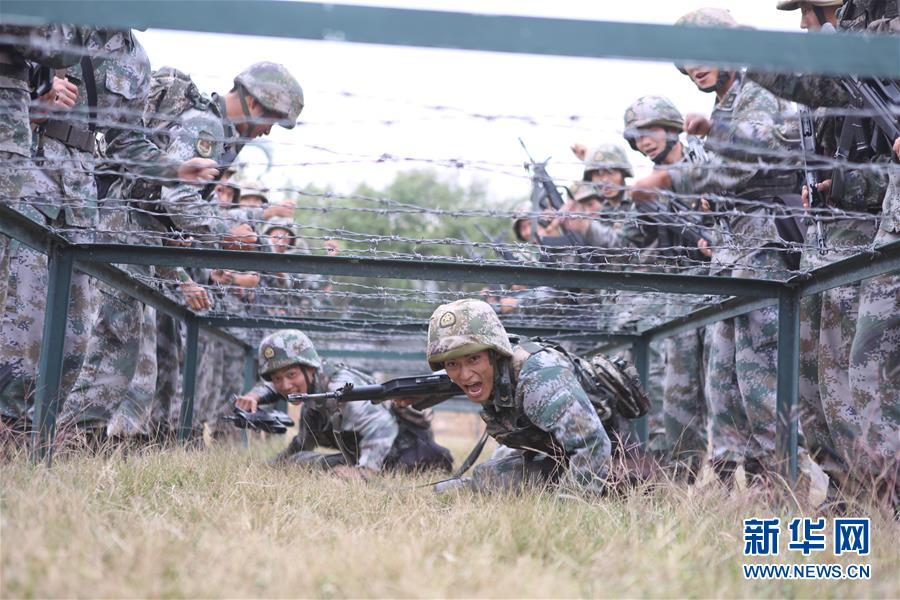 （在習(xí)近平強(qiáng)軍思想指引下·我們在戰(zhàn)位報(bào)告·圖文互動）（3）千里移防，鐵心跟黨走——南部戰(zhàn)區(qū)陸軍第75集團(tuán)軍某紅軍旅政治建軍、練兵備戰(zhàn)記事
