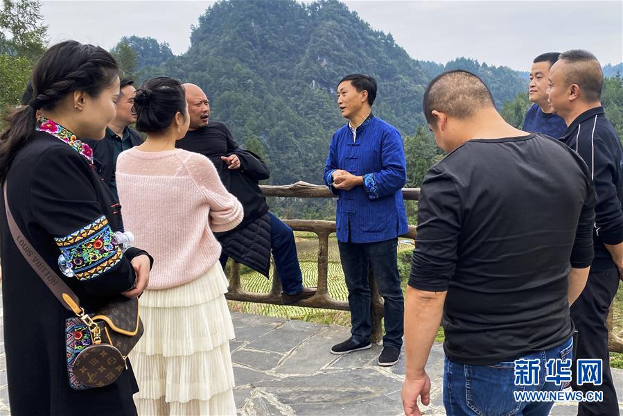 （在習(xí)近平新時(shí)代中國特色社會(huì)主義思想指引下——新時(shí)代新作為新篇章·習(xí)近平總書記關(guān)切事·圖文互動(dòng)）（1）精準(zhǔn)扶貧7年，十八洞村“長”出10余種新職業(yè)