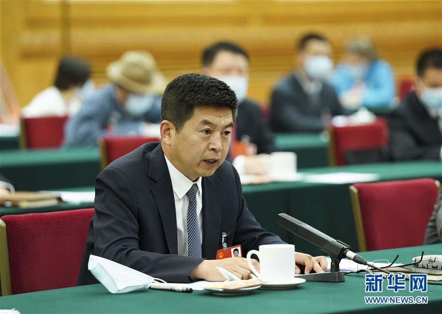 （新華全媒頭條·圖文互動）（5）從人民中汲取磅礴力量——習近平總書記同出席2020年全國兩會人大代表、政協(xié)委員共商國是紀實