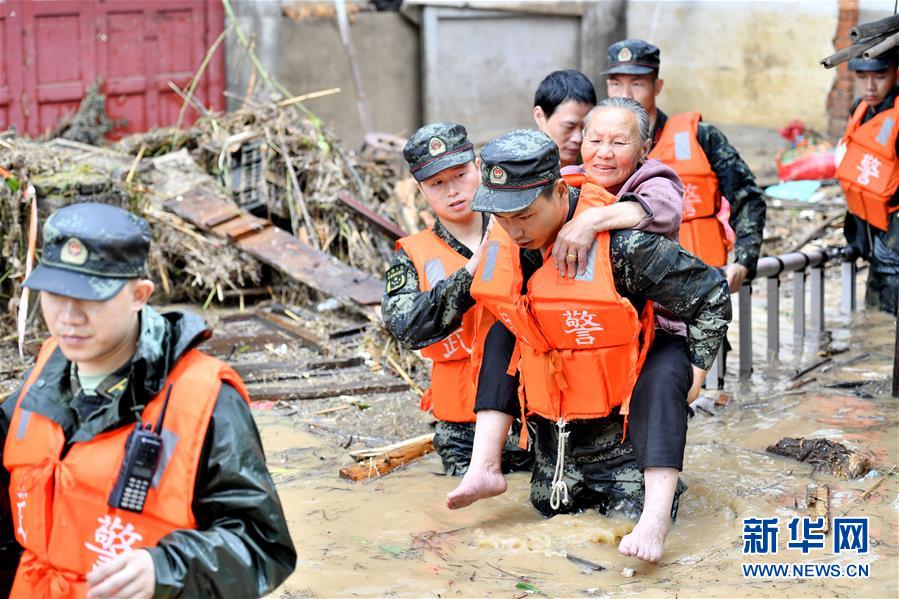 （新華全媒頭條·圖文互動(dòng)）（5）沿著中國(guó)特色強(qiáng)軍之路闊步前進(jìn)——黨中央、中央軍委領(lǐng)導(dǎo)推進(jìn)國(guó)防和軍隊(duì)建設(shè)70年紀(jì)實(shí)