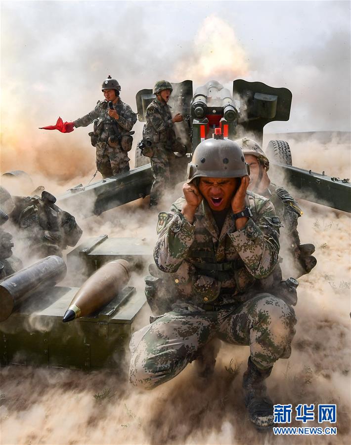（新華全媒頭條·圖文互動(dòng)）（9）沿著中國(guó)特色強(qiáng)軍之路闊步前進(jìn)——黨中央、中央軍委領(lǐng)導(dǎo)推進(jìn)國(guó)防和軍隊(duì)建設(shè)70年紀(jì)實(shí)