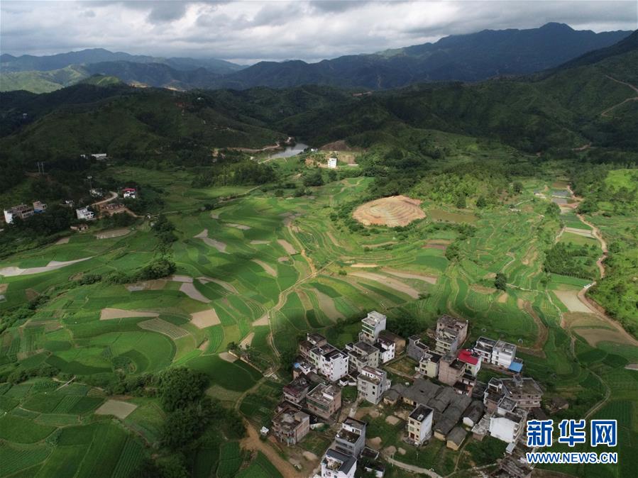 （在習(xí)近平新時(shí)代中國特色社會主義思想指引下——新時(shí)代新作為新篇章·習(xí)近平總書記關(guān)切事·圖文互動(dòng)）（4）新生活、新盼頭——脫貧攻堅(jiān)新形勢速覽