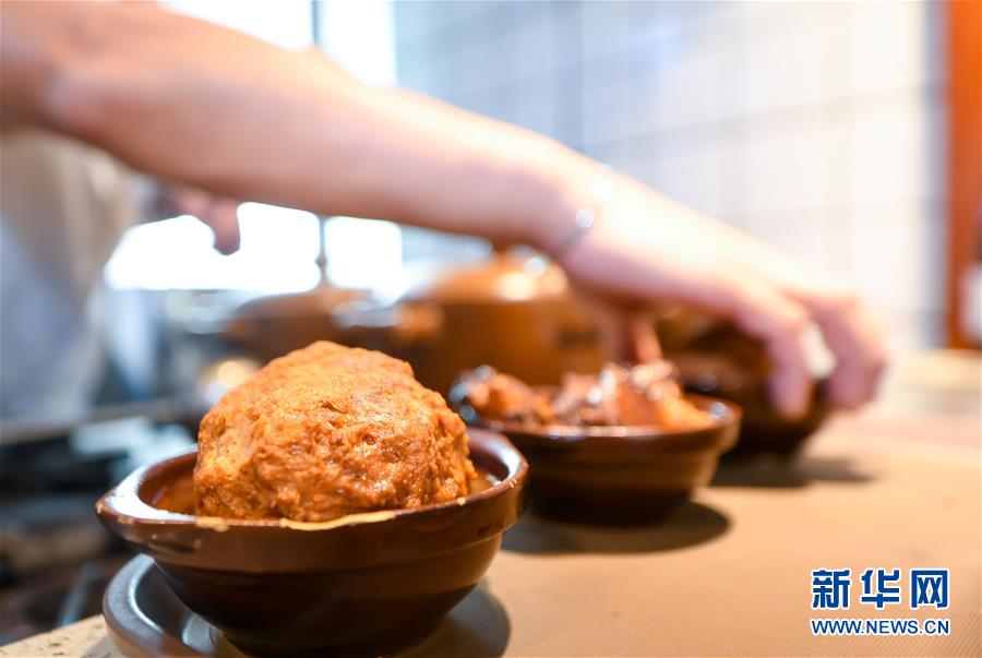 （在習(xí)近平新時(shí)代中國(guó)特色社會(huì)主義思想指引下——新時(shí)代新作為新篇章·習(xí)近平總書記關(guān)切事·圖文互動(dòng)）（7）珍惜盤中餐，狠剎浪費(fèi)風(fēng)——各地積極行動(dòng)堅(jiān)決制止餐飲浪費(fèi)