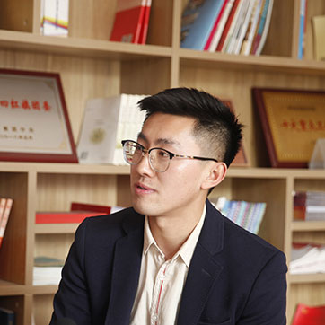 【青春的故事】“鋼鐵人”是怎樣煉成的？
