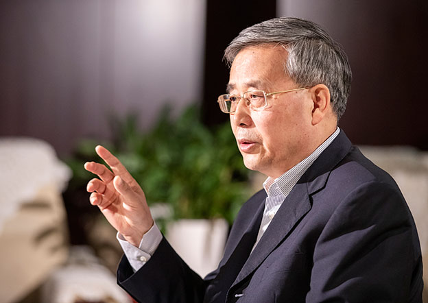 爭(zhēng)取三年以后，銀行業(yè)對(duì)民營(yíng)企業(yè)的貸款占新增公司類(lèi)貸款的比例不低于50%