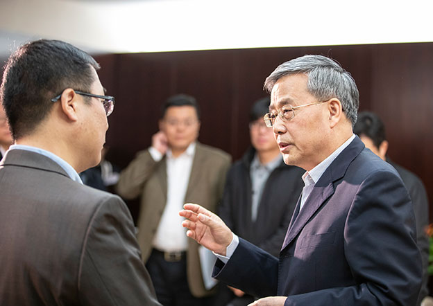讓銀行業(yè)金融機(jī)構(gòu)愿意做、能夠做、也會(huì)做民營(yíng)企業(yè)業(yè)務(wù)