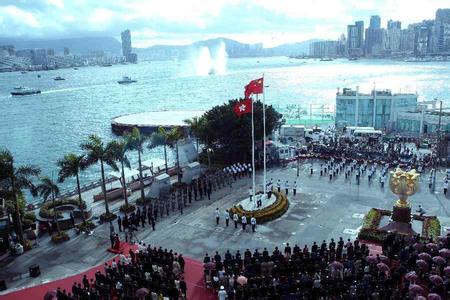 今年7月1日香港將迎來回歸祖國20周年，這是一件大事、盛事
