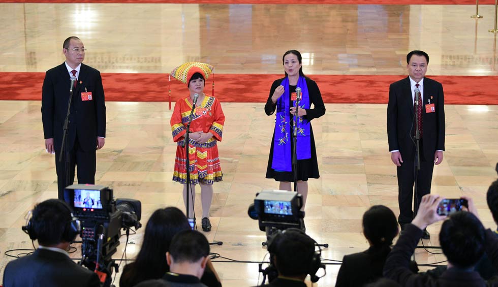 蔡松濤、杜麗群、楊小玲、賈立群接受采訪