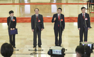 邱賽珍、張蜀新、潘克剛、李新民代表接受采訪