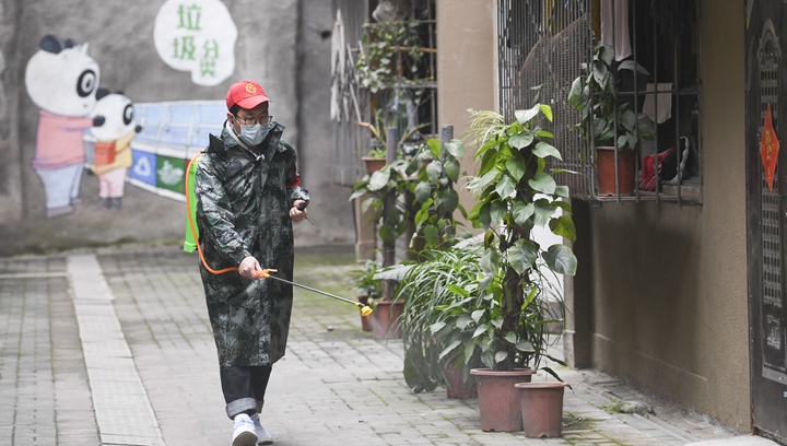 辛識(shí)平：致敬！按下“快進(jìn)鍵”的平凡英雄