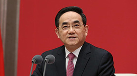 中央宣傳部副部長(zhǎng)、國(guó)務(wù)院新聞辦公室主任徐麟主持發(fā)布會(huì)