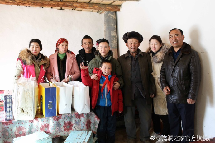 奧運冠軍體操名將楊威把溫暖帶到北疆小朋友們的家中，把體育精神與奮斗的信念，傳遞到所有北疆孩子們的心中。