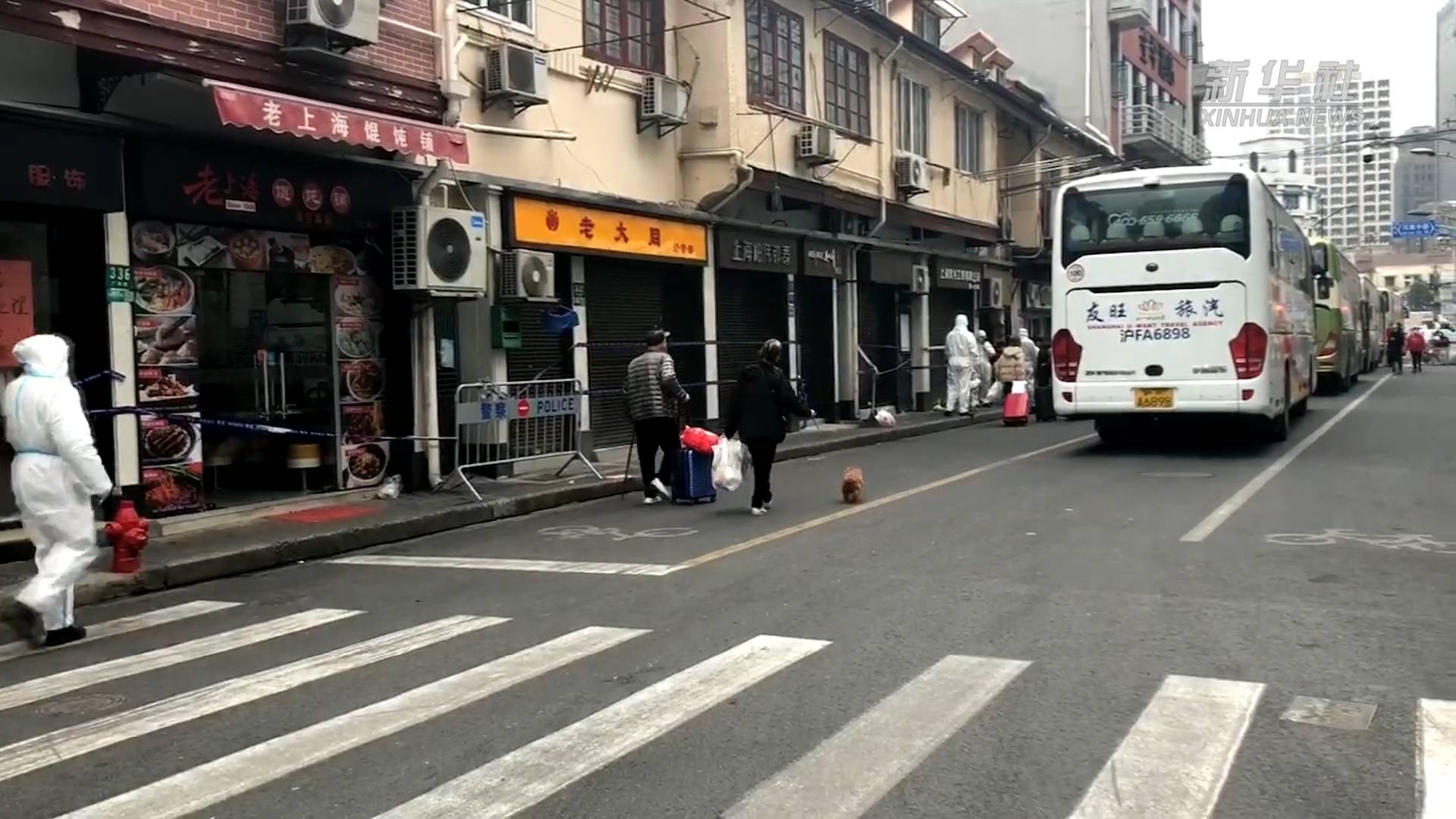 居民隔離可以帶寵物了，暖心！