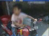 司機(jī)太??！3歲幼童駕"車"上路找媽媽