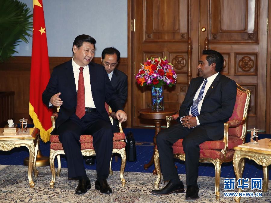 9月15日，國家主席習近平同馬爾代夫總統(tǒng)亞明在馬累舉行會談。新華社記者 鞠鵬 攝
