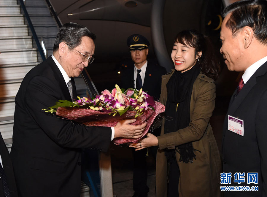 12月25日至27日，中共中央政治局常委、全國(guó)政協(xié)主席俞正聲對(duì)越南進(jìn)行正式訪問(wèn)。這是12月25日，俞正聲抵達(dá)河內(nèi)，開(kāi)始對(duì)越南進(jìn)行正式訪問(wèn)。 新華社記者馬占成攝