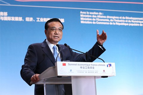 李克強總理2日在中法工商峰會演講時表示，中法建交50年來，兩國關(guān)系積累了寶貴經(jīng)驗，未來50年的中法關(guān)系將更燦爛輝煌。中國政府網(wǎng)