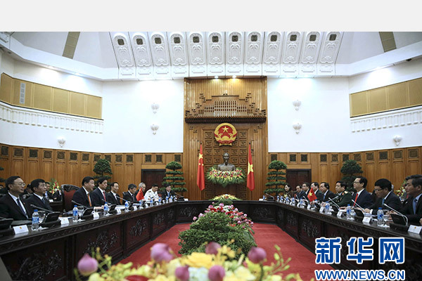 11月5日，中共中央總書記、國家主席習(xí)近平在河內(nèi)同越南總理阮晉勇舉行會談。 新華社記者 蘭紅光 攝