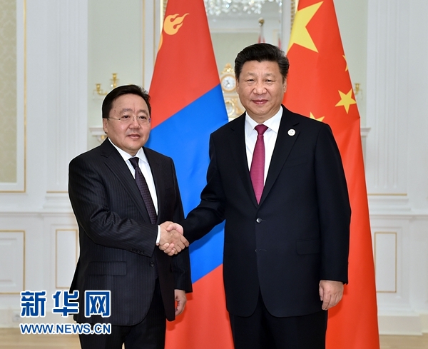6月23日，國家主席習近平在塔什干會見蒙古國總統(tǒng)額勒貝格道爾吉。 新華社記者李濤攝