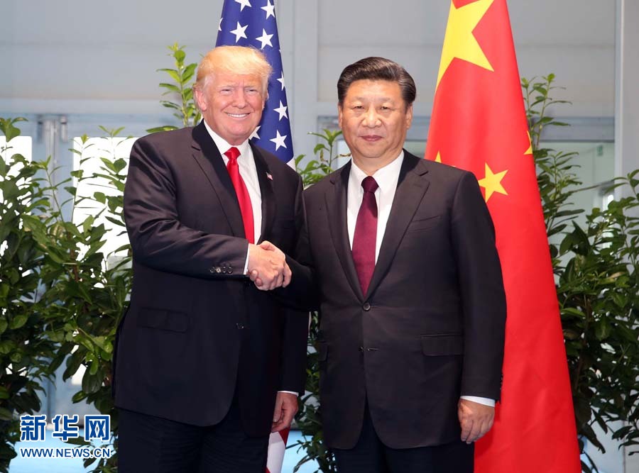 7月8日，國家主席習(xí)近平在二十國集團(tuán)領(lǐng)導(dǎo)人漢堡峰會閉幕后會見美國總統(tǒng)特朗普，就中美關(guān)系及共同關(guān)心的重大國際和地區(qū)問題深入交換意見。新華社記者 姚大偉 攝