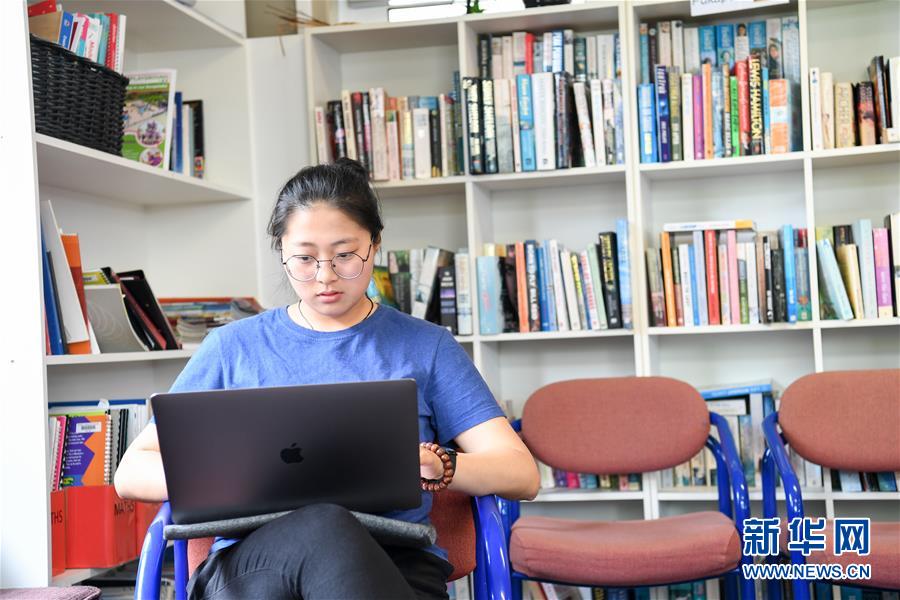 （國際·圖文互動）（3）通訊：“Kia Ora，都來吧，漢語學習發(fā)了芽”——新西蘭羅托魯阿初級中學中文助教的夢想