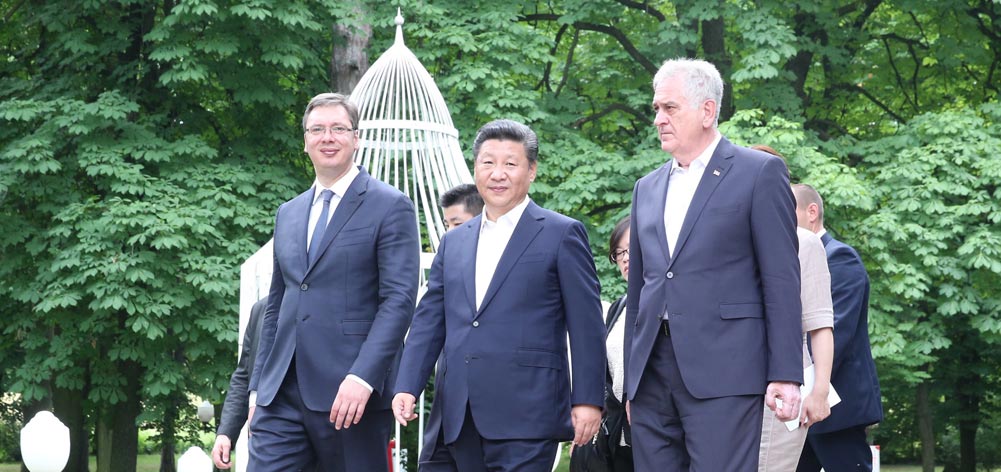 習(xí)近平出席塞爾維亞總統(tǒng)尼科利奇、總理武契奇共同舉行的午宴