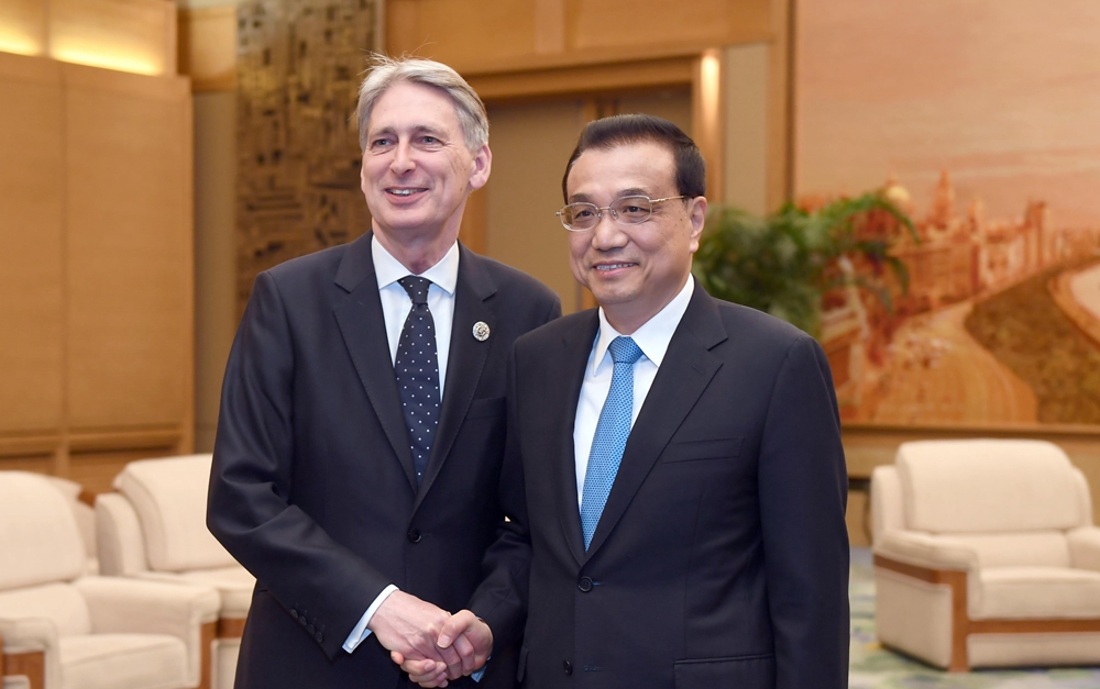 李克強會見英國首相特使、財政大臣哈蒙德