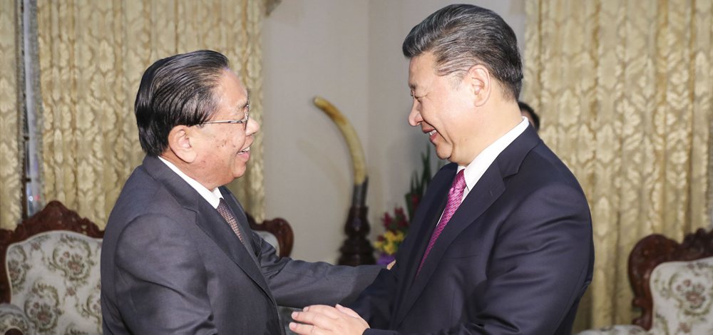 習(xí)近平會見老撾人民革命黨中央委員會前總書記、前國家主席朱馬里
