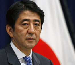 2013，安倍的“狂人日記”